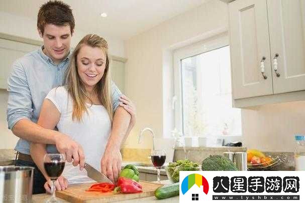 老公總在我做飯時抱我