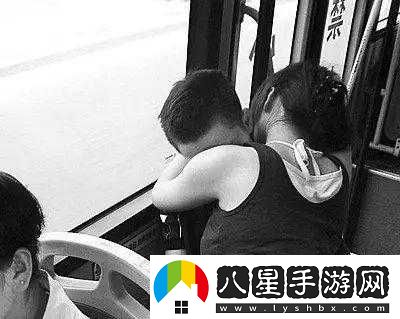 在公交車上弄高