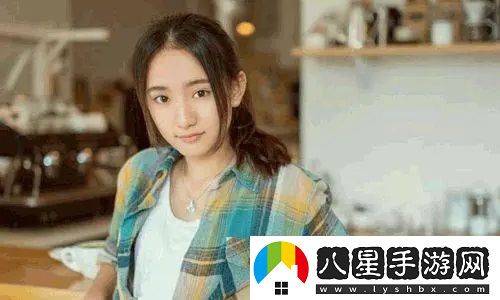 已滿(mǎn)十八歲從此進(jìn)入戴好耳機(jī)的