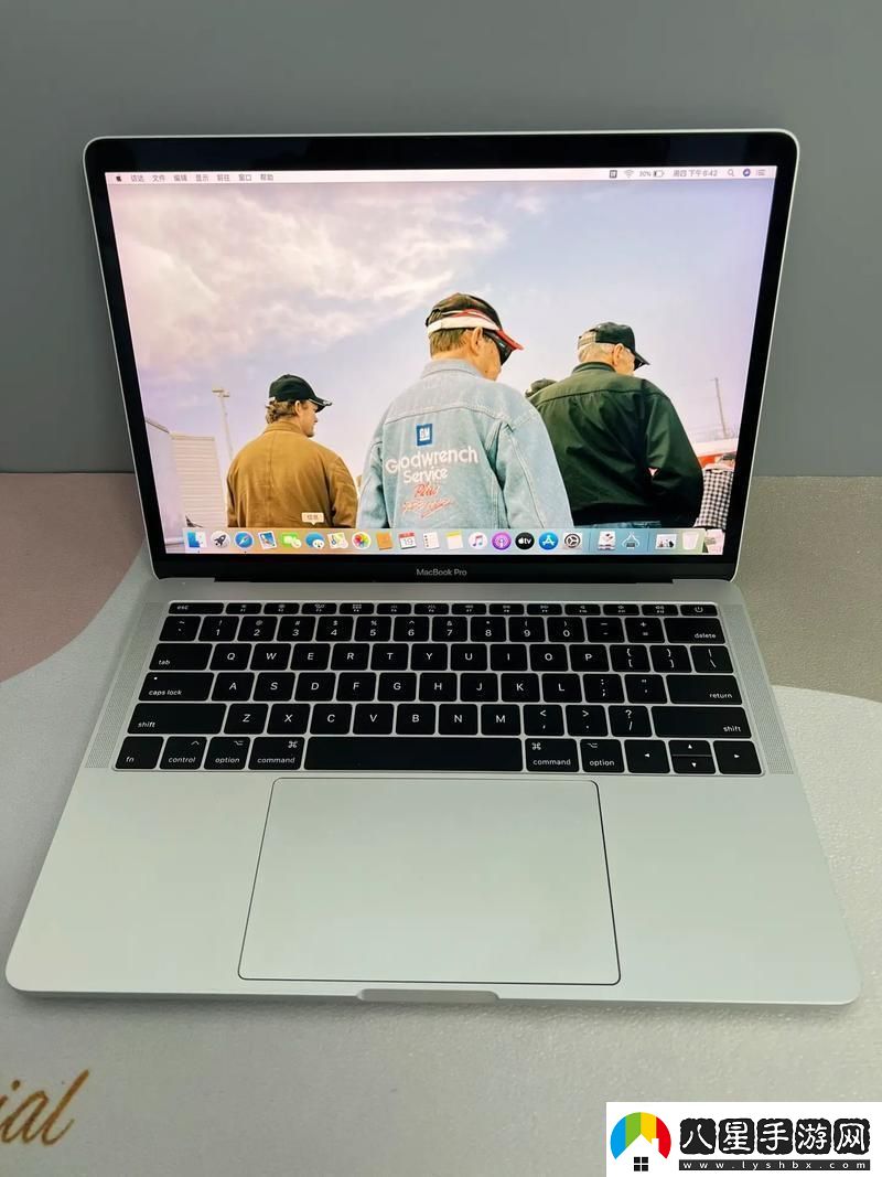 17macbookpro13炒作風(fēng)潮下的科技笑話