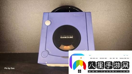 任天堂藍(lán)色GameCube原型機(jī)拍賣(mài)