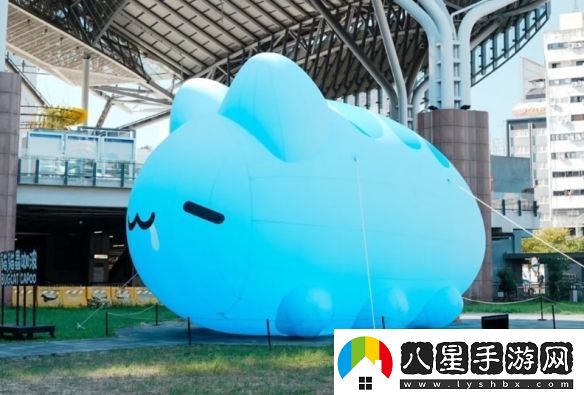 「巨大貓貓蟲」遭到暗殺！剩一灘破布兇手究竟是何人